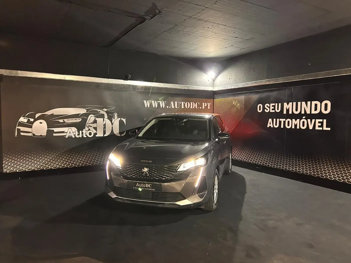 Viatura preparada no stand AutoDC